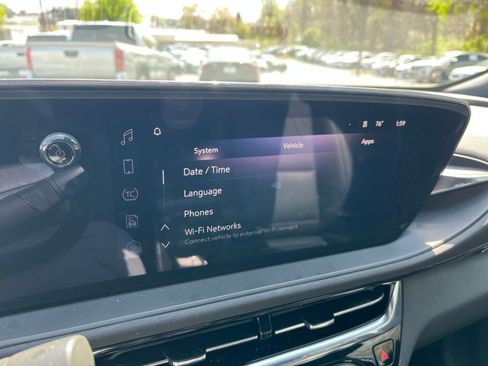 Used 2025 Buick Envista Sport Touring image 17