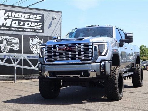 Used 2025 GMC Sierra 3500 Denali w/ Technology Package AWD/4WD image 1