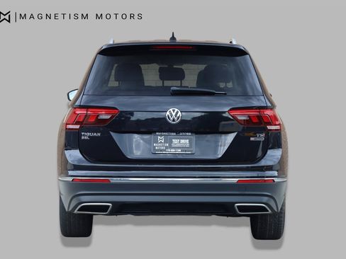 Used 2018 Volkswagen Tiguan SEL AWD/4WD image 7