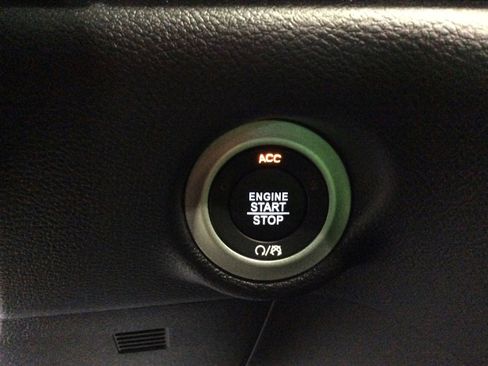 New 2025 Chrysler Voyager LX image 25