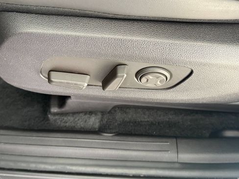 Used 2026 Kia Carnival FWD image 23