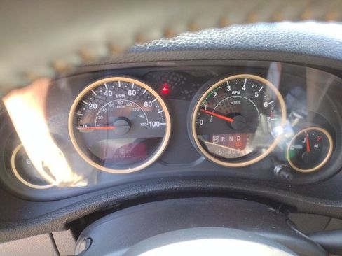 Used 2014 Jeep Wrangler Unlimited Sahara image 19