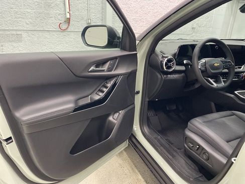 New 2026 Chevrolet Equinox LT w/ Convenience Package II image 12