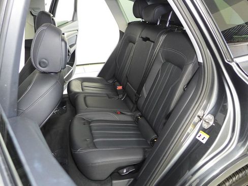 Used 2023 Audi Q5 2.0T Premium Plus w/ Premium Plus Package AWD/4WD image 21