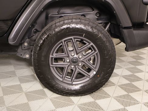 Used 2021 Jeep Wrangler Unlimited Sport AWD/4WD image 17