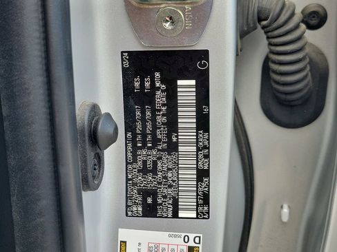 Used 2024 Toyota 4Runner SR5 RWD image 52