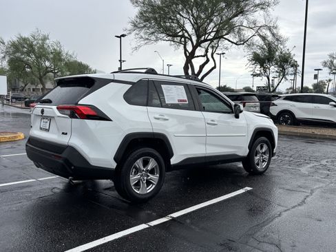 Used 2022 Toyota RAV4 XLE w/ XLE Grade Weather Package FWD image 3