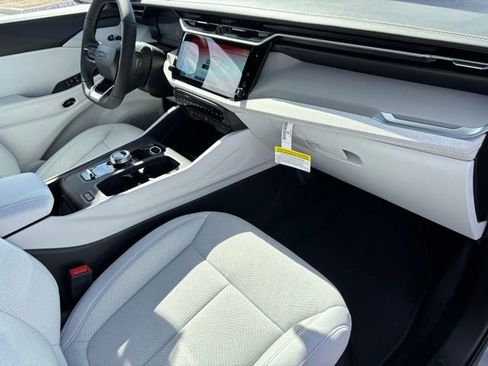 New 2026 Jeep Cherokee Laredo AWD/4WD image 21