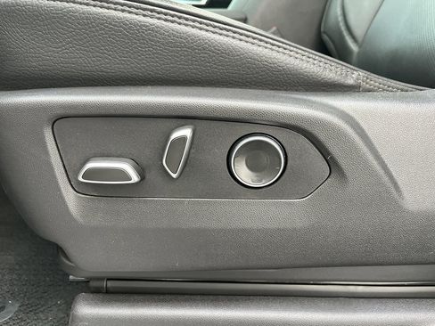 Used 2025 GMC Sierra 3500 Denali w/ Denali Reserve Package image 23