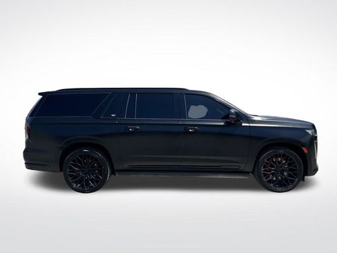 Used 2022 Cadillac Escalade ESV Sport Platinum w/ LPO, ONYX Package AWD/4WD image 5