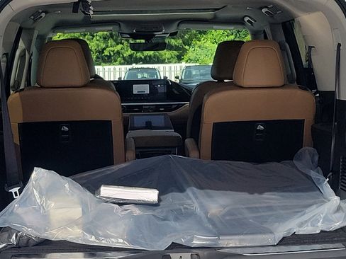 New 2026 INFINITI QX80 Luxe w/ Cargo Package image 7