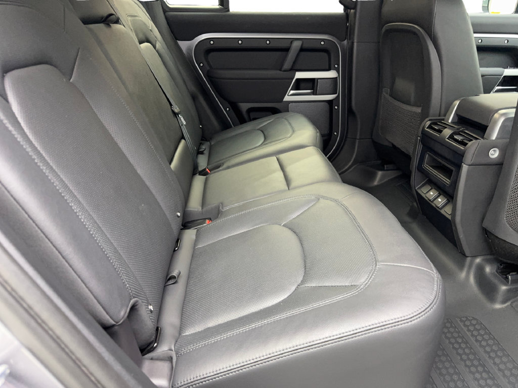 Used 2023 Land Rover Defender 110 SE AWD/4WD image 41