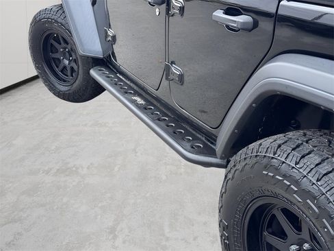Used 2018 Jeep Wrangler Unlimited Sport S image 8