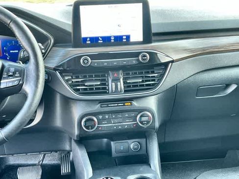 Used 2020 Ford Escape Titanium AWD/4WD image 18
