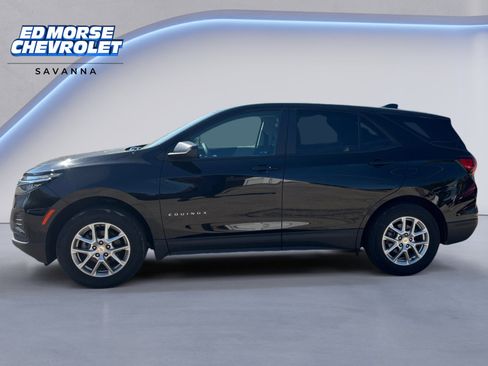 Used 2023 Chevrolet Equinox LS w/ LS Convenience Package image 2