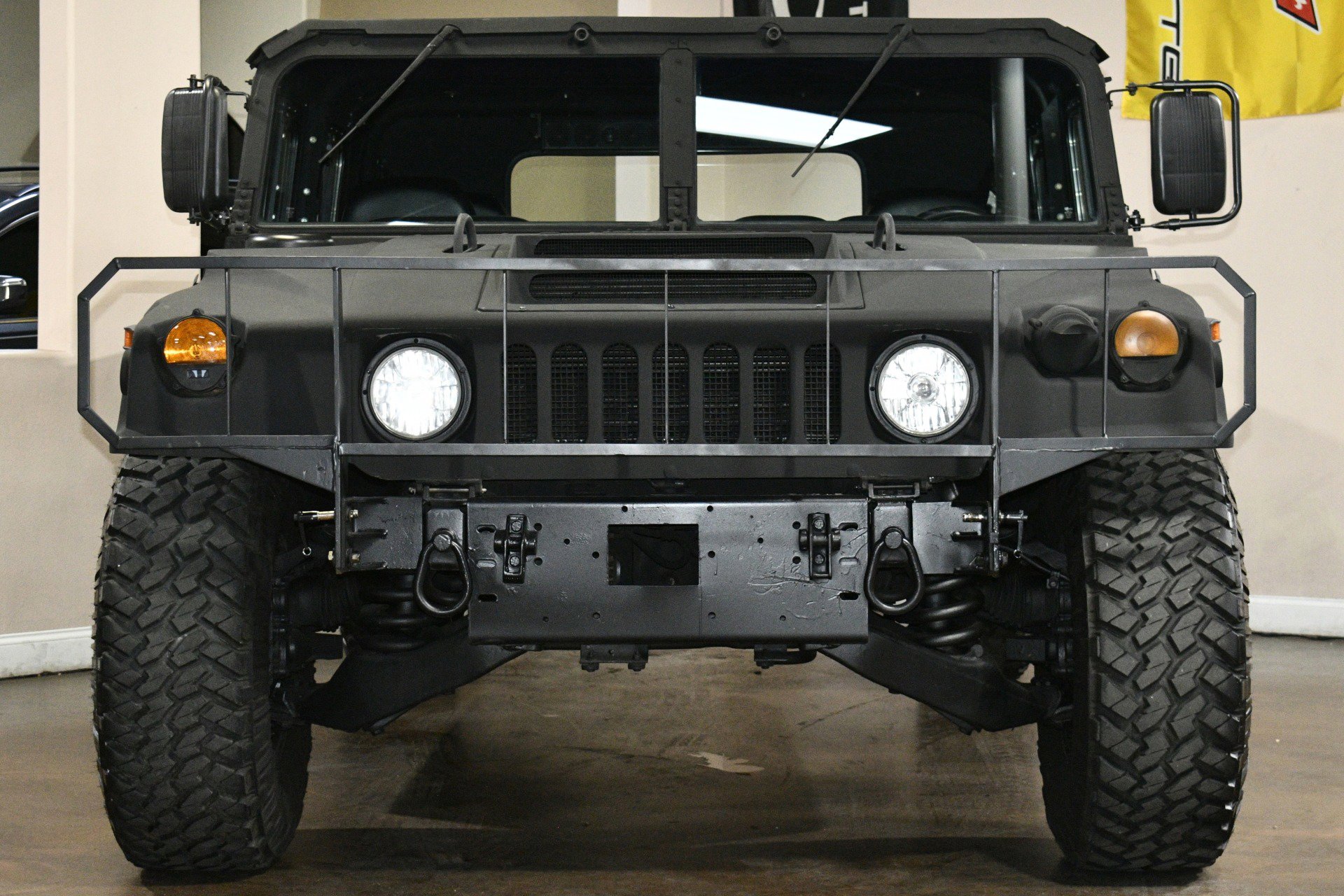 Used 1990 HUMMER H1 image 1