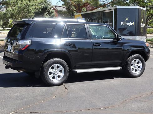 Used 2018 Toyota 4Runner SR5 Premium AWD/4WD image 4
