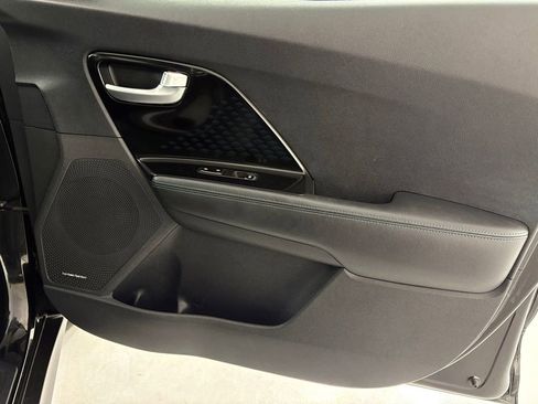 Used 2022 Kia Niro EX Premium image 41