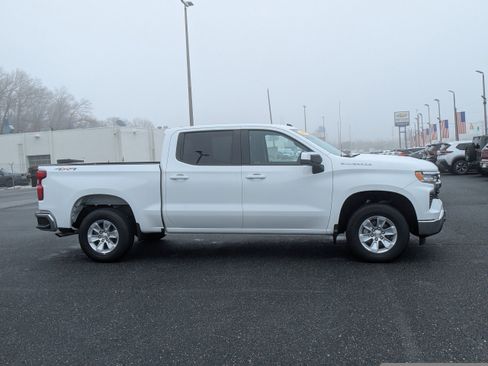 Used 2025 Chevrolet Silverado 1500 LT AWD/4WD image 10