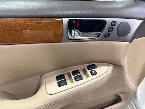 Used 2005 Lexus ES 330 FWD image 25
