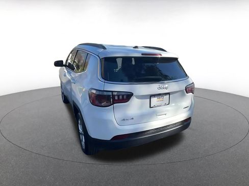 Used 2025 Jeep Compass Latitude image 11