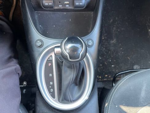 Used 2019 Kia Soul + FWD image 11