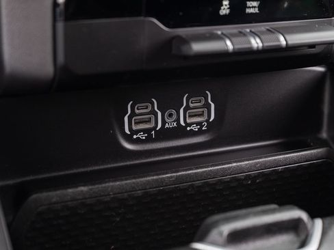 Used 2023 RAM 1500 Big Horn AWD/4WD image 36