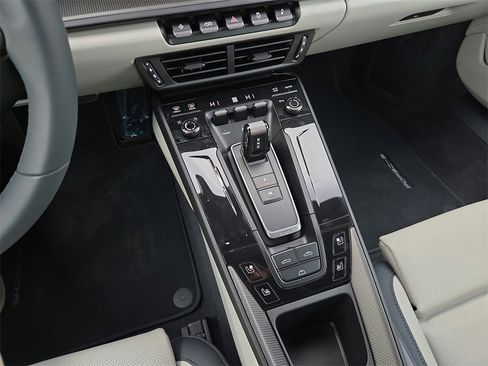 Used 2025 Porsche 911 Carrera image 16