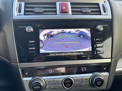 Used 2017 Subaru Outback 2.5i Premium image 18
