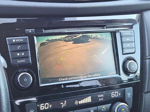 Used 2020 Nissan Rogue SV image 13