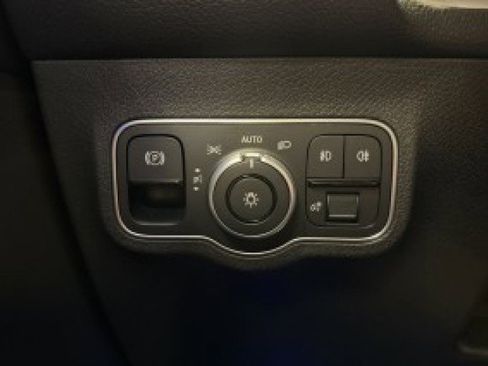 Certified 2026 Mercedes-Benz GLB 250 image 21