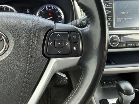 Used 2015 Toyota Highlander Limited AWD/4WD image 16
