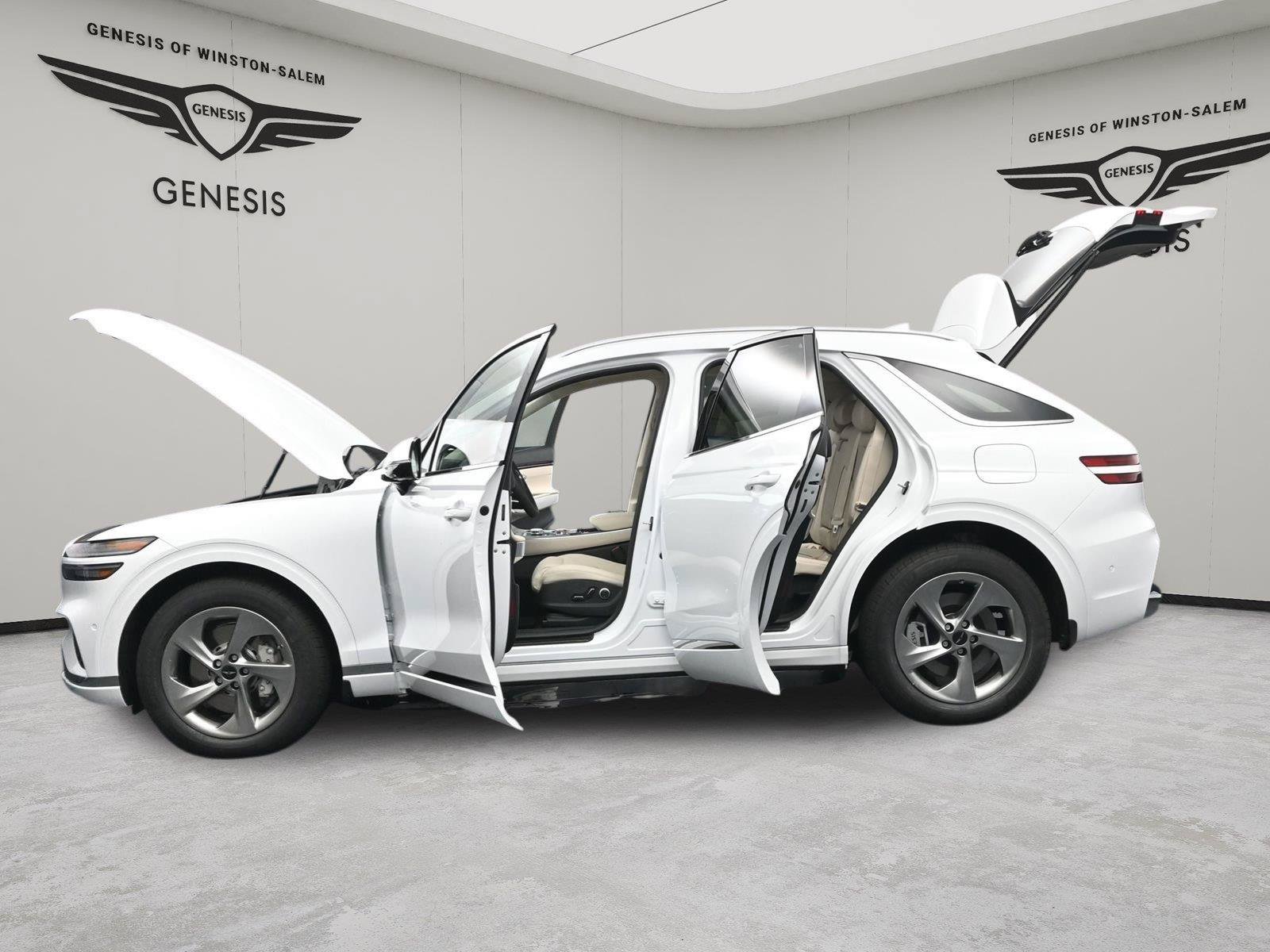 Used 2026 Genesis GV70 2.5T Advanced AWD/4WD image 4