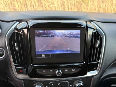 Used 2023 Chevrolet Traverse LT image 27