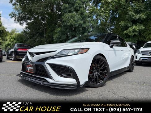 Used 2021 Toyota Camry XSE w/ Navigation Package FWD image 2