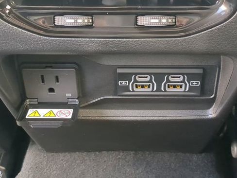 New 2025 Jeep Grand Cherokee 4WD image 17