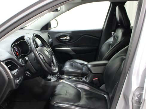 Used 2022 Jeep Cherokee Latitude Lux AWD/4WD image 3