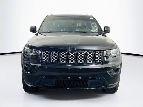 Used 2021 Jeep Grand Cherokee Laredo X AWD/4WD image 2