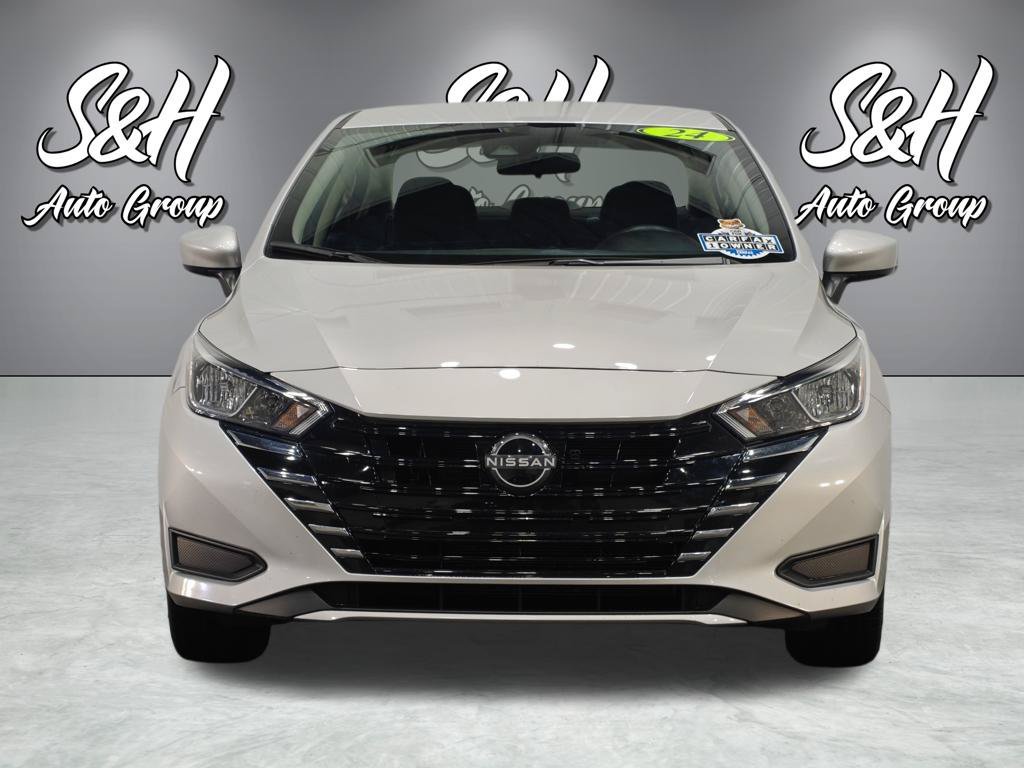 Used 2024 Nissan Versa SV FWD image 11