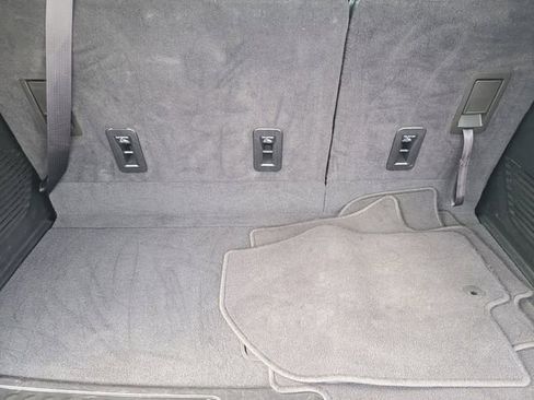 Used 2024 Chevrolet Tahoe LT RWD image 5