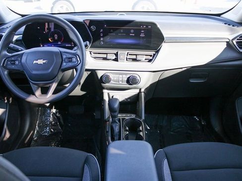 Used 2024 Chevrolet TrailBlazer LS w/ LS Convenience Package image 16