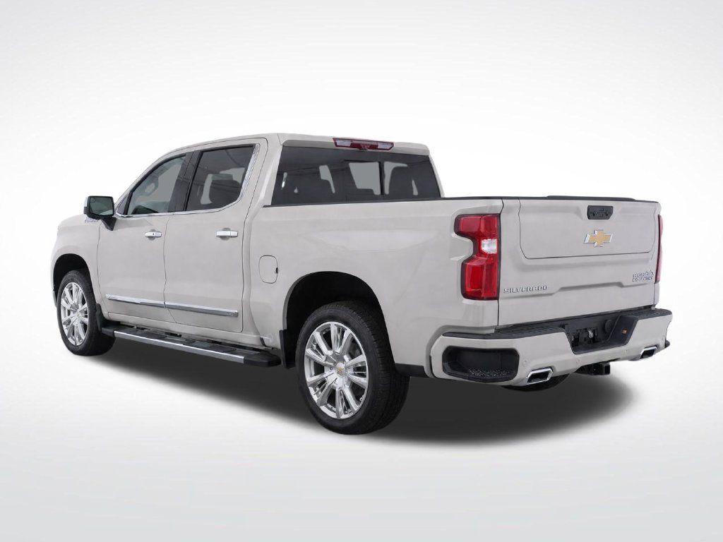 New 2026 Chevrolet Silverado 1500 High Country w/ High Country Premium Package AWD/4WD image 3