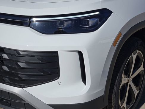 New 2026 Volkswagen Tiguan SE image 6