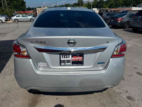 Used 2014 Nissan Altima 2.5 S w/ Display Audio Package FWD image 3