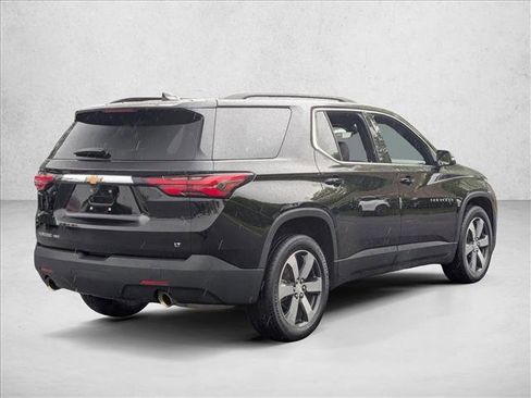 Used 2023 Chevrolet Traverse LT w/ LT Premium Package AWD/4WD image 5