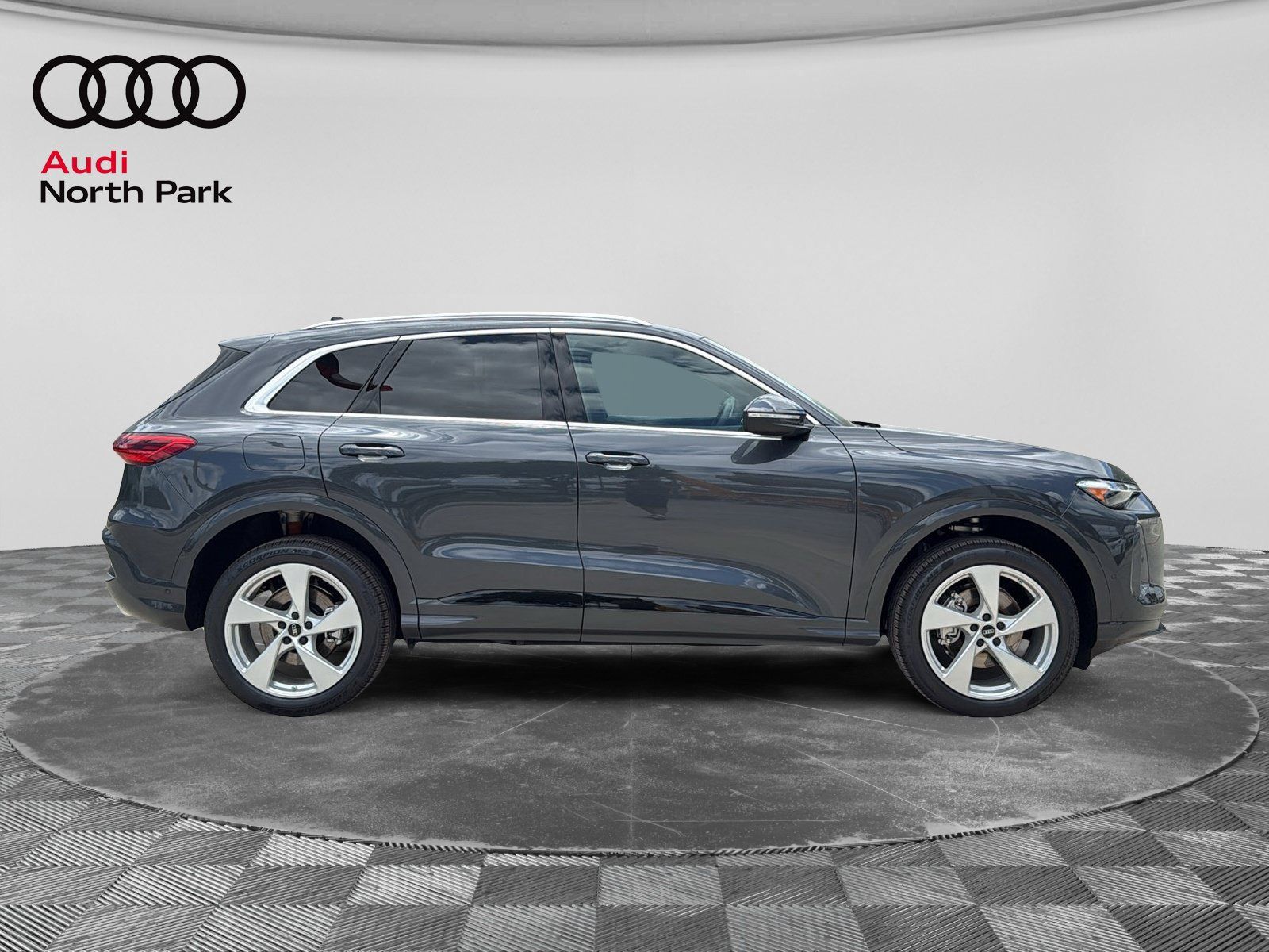 New 2026 Audi Q5 Premium Plus AWD/4WD image 2
