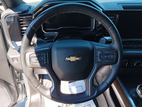 Used 2023 Chevrolet Silverado 1500 High Country w/ High Country Premium Package AWD/4WD image 14