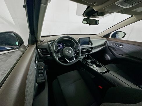 Used 2023 Nissan Rogue SV image 18