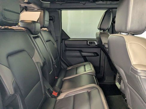 Used 2025 Ford Bronco Outer Banks AWD/4WD image 30