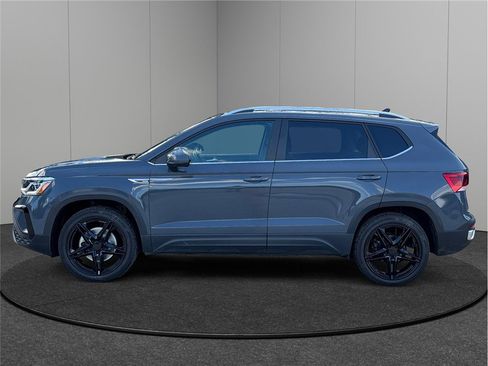 Used 2023 Volkswagen Taos SEL image 5